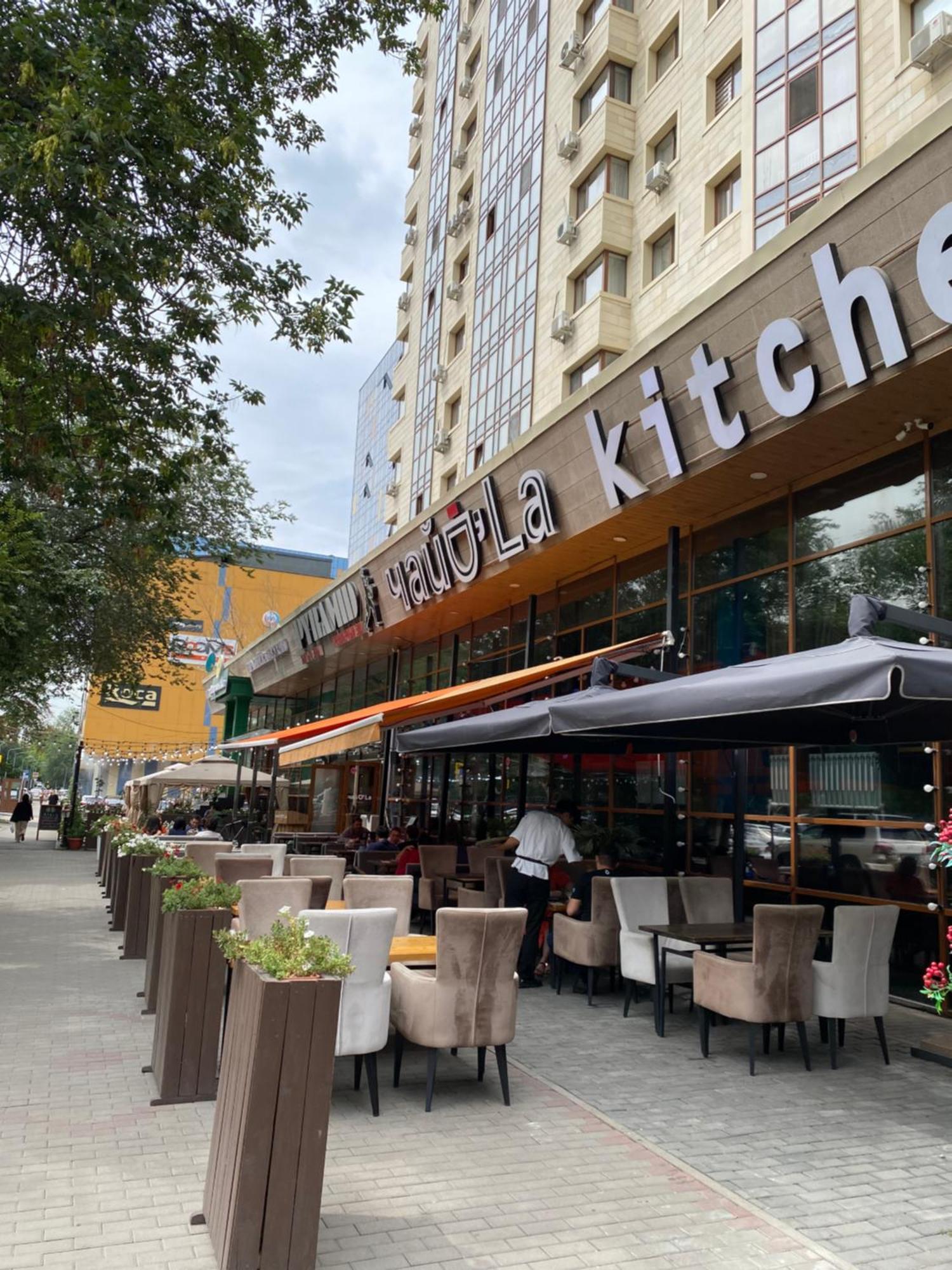 Просторная Двухкомнатная Квартира Жк Бакытты Омир Almaty Exterior photo